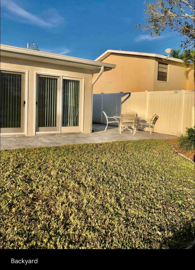 Cheerful Home With One Bedroom Cape Coral Esterno foto