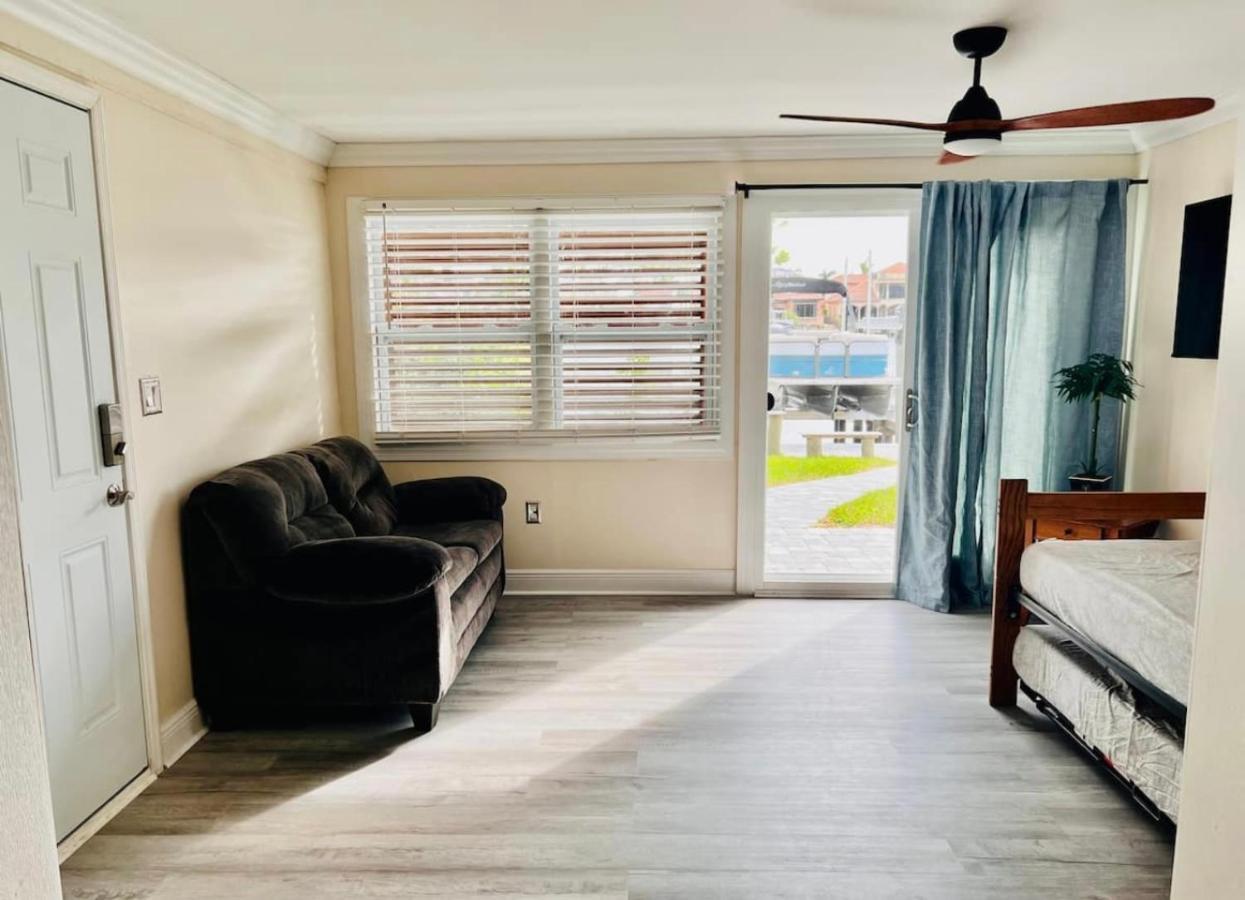 Cheerful Home With One Bedroom Cape Coral Esterno foto