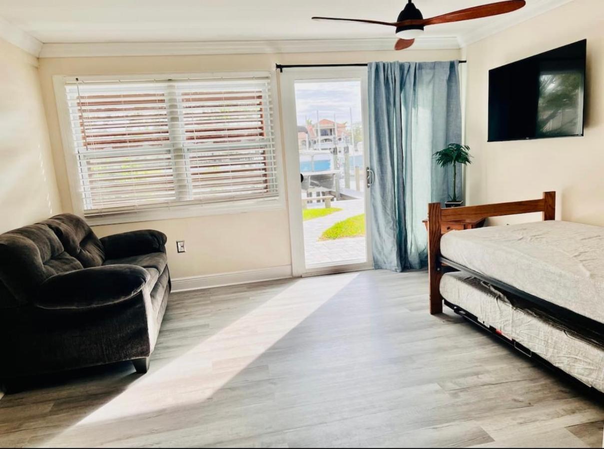 Cheerful Home With One Bedroom Cape Coral Esterno foto